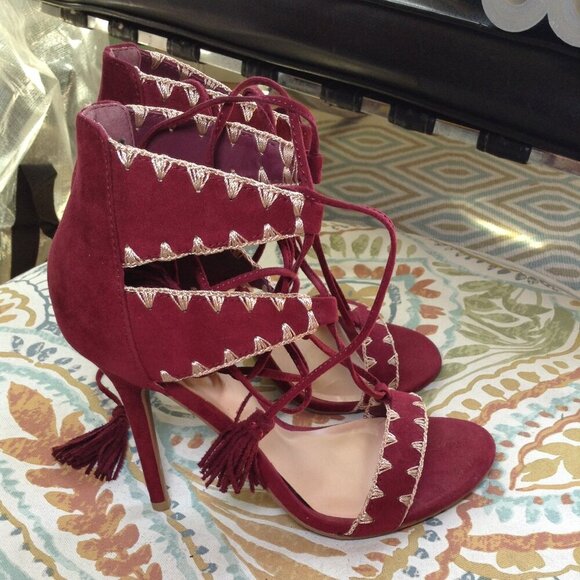 Wild Diva "7.5" Maroon Suede/Embroidered, Chic, Glamour, Quiet Lux, Sexy Tassels - Picture 2 of 6